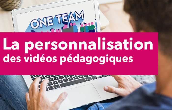 un collaborateur regarde une vidéo pédagogique en motion design sur son ordinateur portable