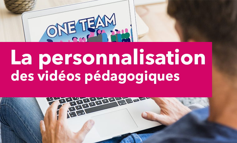 un collaborateur regarde une vidéo pédagogique en motion design sur son ordinateur portable